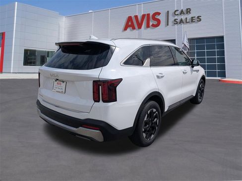 Used 2024 Kia Sorento S image 6