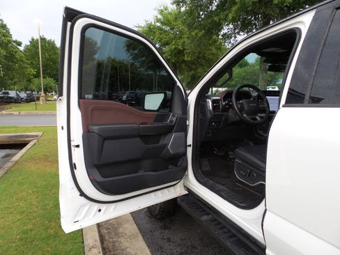 Used 2022 Ford F150 Lariat w/ Equipment Group 502A High AWD/4WD image 28