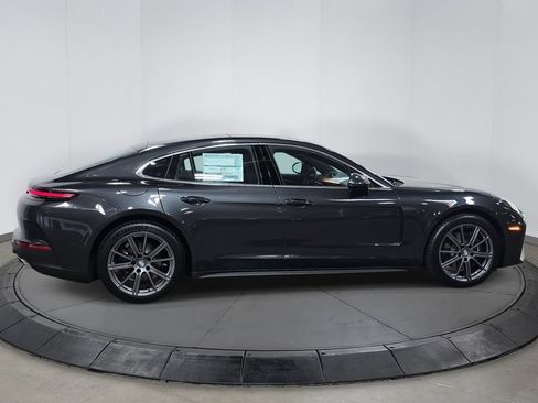 Certified 2025 Porsche Panamera RWD image 8