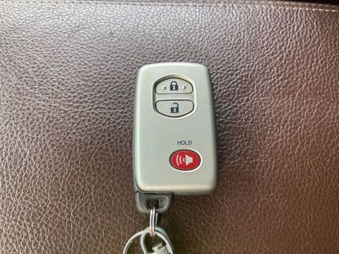 Used 2014 Toyota 4Runner Limited image 29