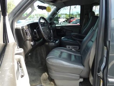 Used 2017 GMC Savana 2500 RWD image 39