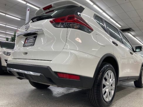 Used 2020 Nissan Rogue S image 40