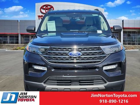 Used 2023 Ford Explorer XLT w/ Equipment Group 202A AWD/4WD image 2