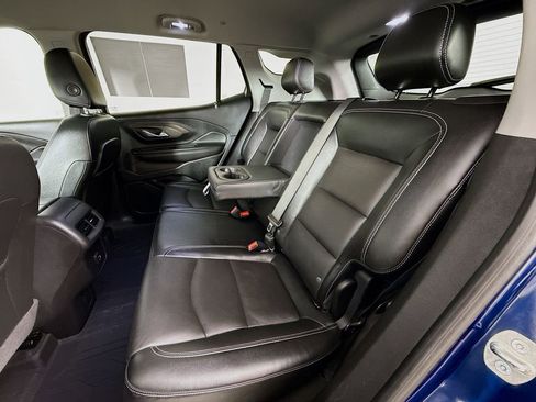 Used 2023 GMC Terrain SLT image 26
