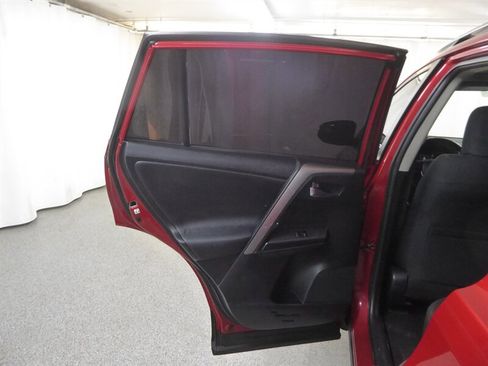 Used 2016 Toyota RAV4 XLE AWD/4WD image 26