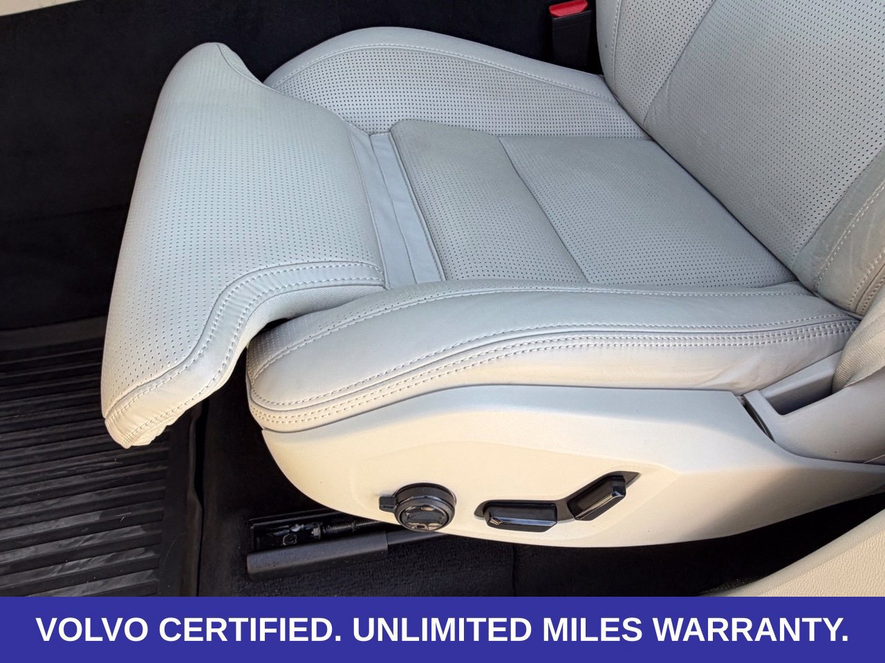 Certified 2026 Volvo XC60 B5 Ultra AWD/4WD image 30