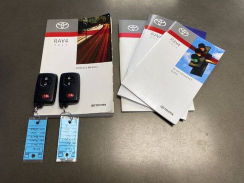 Used 2011 Toyota RAV4 Limited w/ Limited Extra Value Pkg AWD/4WD image 33