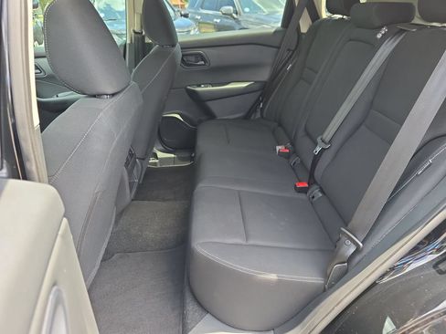 Used 2024 Nissan Rogue S FWD image 29