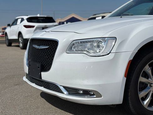 Used 2018 Chrysler 300 Limited image 5