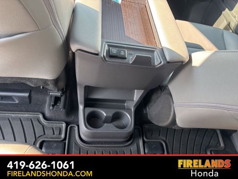 Used 2024 Toyota Sienna XLE image 28