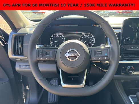 New 2025 Nissan Pathfinder SL w/ Black Appearance Package image 31