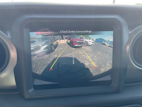 Used 2022 Jeep Wrangler Sport AWD/4WD image 22