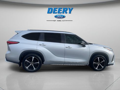 Used 2021 Toyota Highlander XSE AWD/4WD image 7