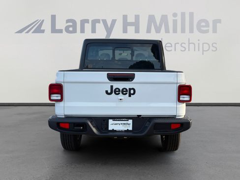 New 2026 Jeep Gladiator Sport image 4