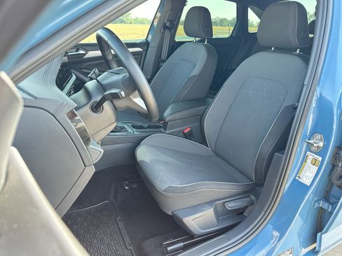 Used 2025 Volkswagen Jetta Sport image 11