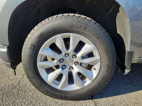 Used 2020 Chevrolet Silverado 1500 Custom w/ Custom Value Package image 8