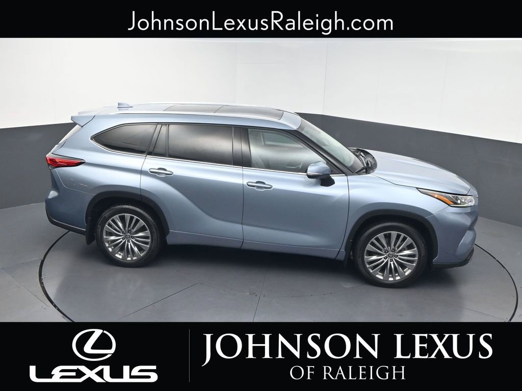 Used 2021 Toyota Highlander Platinum AWD/4WD image 29