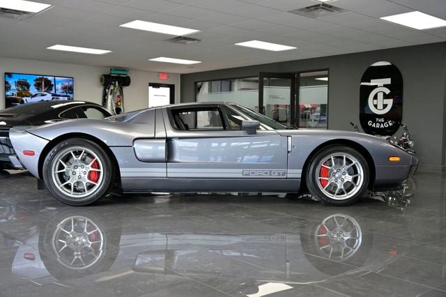 Used 2006 Ford GT RWD image 7