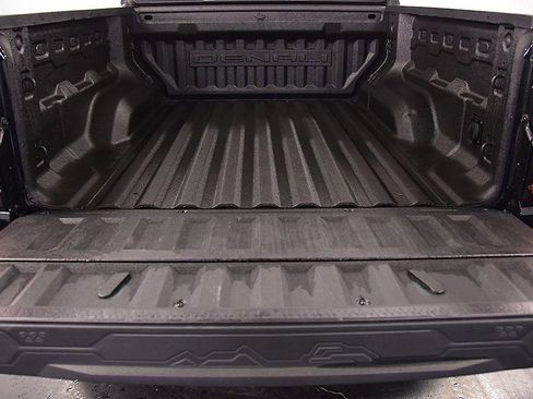 Used 2023 GMC Canyon Denali image 7