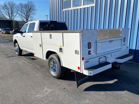 Used 2022 RAM 3500 Tradesman w/ Chrome Appearance Group image 3