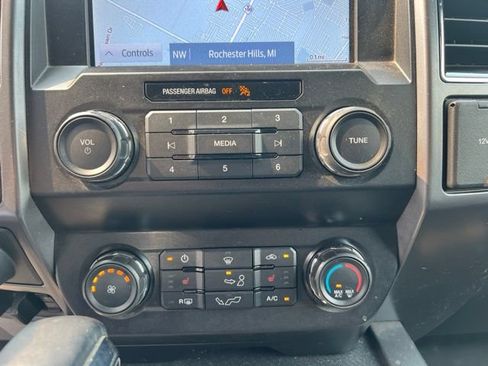Used 2019 Ford F150 XLT w/ Equipment Group 302A Luxury AWD/4WD image 26