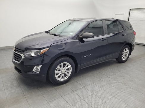 Used 2021 Chevrolet Equinox LS FWD image 2