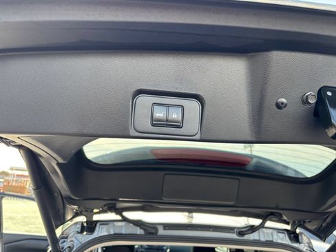 Used 2025 Nissan Rogue SV AWD/4WD image 23