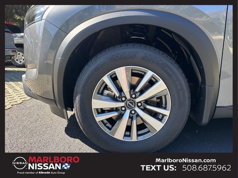 New 2025 Nissan Pathfinder SL w/ Black Appearance Package image 11