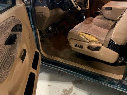 Used 1998 Dodge Ram 2500 Truck 2WD Quad Cab image 8