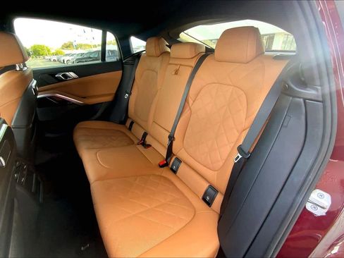 Certified 2025 BMW X6 xDrive40i image 22