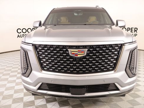 Used 2026 Cadillac Escalade Luxury w/ LPO, Floor Liner Package image 11