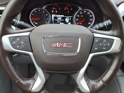 Used 2018 GMC Acadia SLT FWD image 16