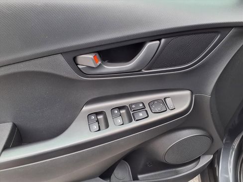 Used 2022 Hyundai Kona SEL image 13
