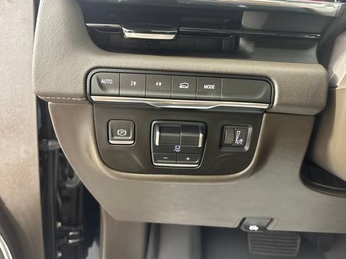 Used 2023 Cadillac Escalade Sport w/ LPO, ONYX Package AWD/4WD image 16