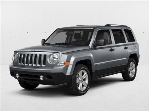Used 2016 Jeep Patriot High Altitude FWD image 1