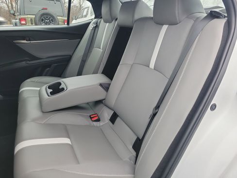 Certified 2025 Toyota Camry SE image 10