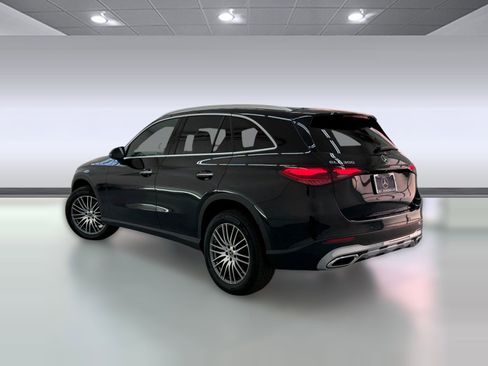 Used 2026 Mercedes-Benz GLC 300 image 3