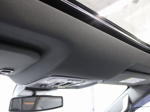 Used 2025 GMC Sierra 2500 AT4 image 28