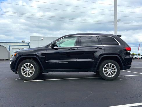 Used 2022 Jeep Grand Cherokee Laredo X AWD/4WD image 2