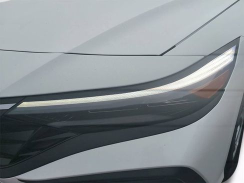 New 2026 Hyundai Elantra SE FWD image 10