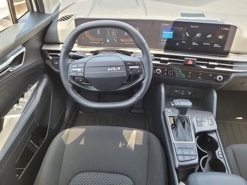 New 2026 Kia Sportage LX FWD image 12