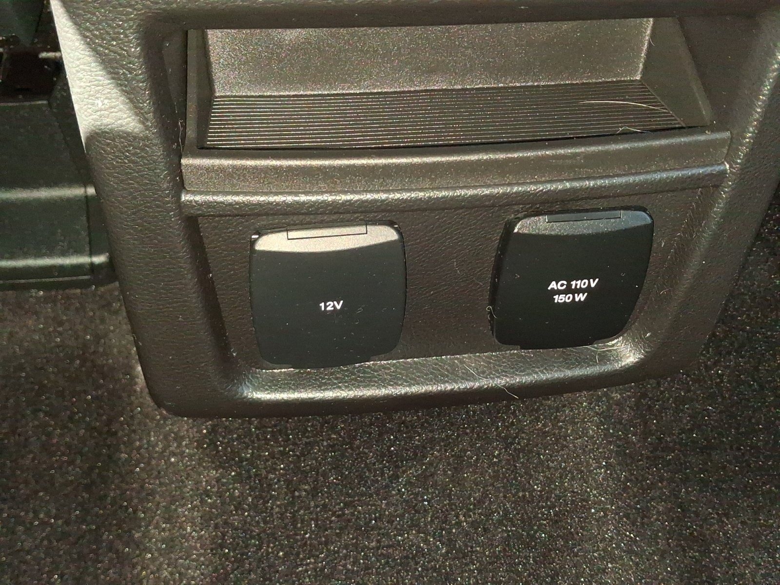 Used 2019 Ford Edge Titanium FWD image 25
