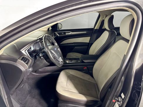 Used 2019 Ford Fusion SE w/ Equipment Group 151A image 11