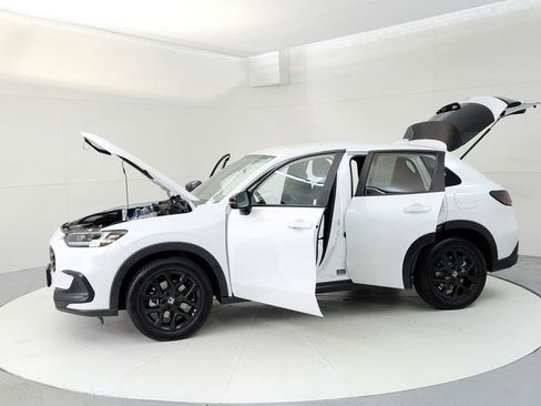 Used 2025 Honda HR-V Sport image 10