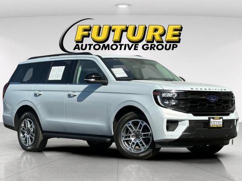 Certified 2026 Ford Expedition Active AWD/4WD image 1