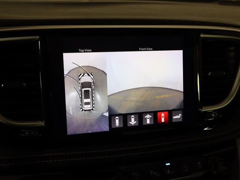 Used 2023 Chrysler Pacifica Limited w/ Uconnect Theater Family Group AWD/4WD image 40