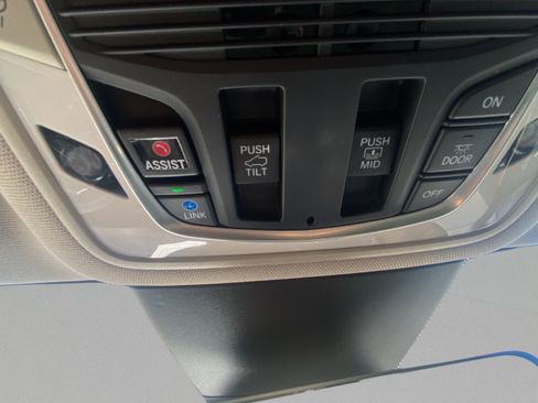 Used 2023 Acura MDX SH-AWD w/ Technology Package image 19