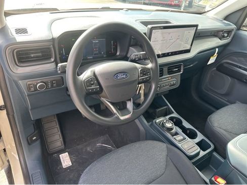 New 2025 Ford Maverick XL image 18