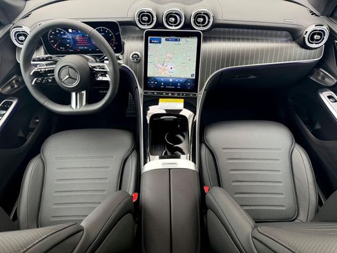 Used 2026 Mercedes-Benz GLC 300 4MATIC image 16