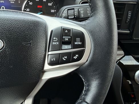 Used 2023 Ford Explorer Limited w/ Equipment Group 301A AWD/4WD image 25